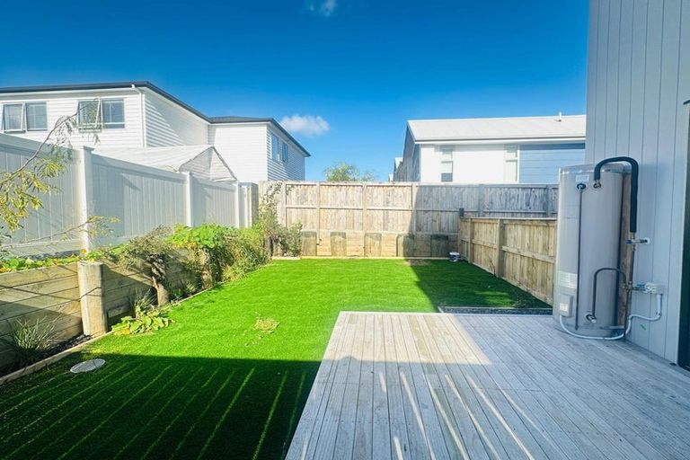 Photo of property in 14/25 Titoki Street, Te Atatu Peninsula, Auckland, 0610