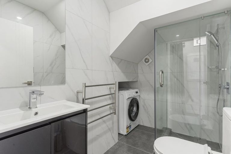 Photo of property in 2a Melleray Place, Randwick Park, Auckland, 2105