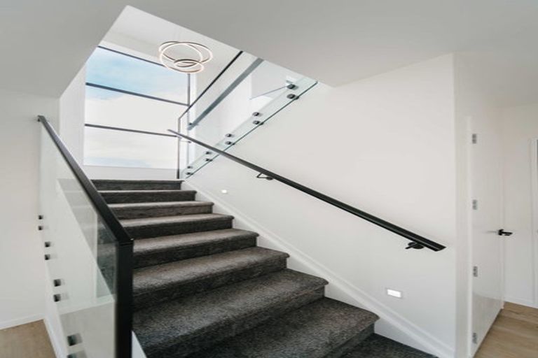 Photo of property in 9 Korowhiti Road, Clarks Beach, 2122