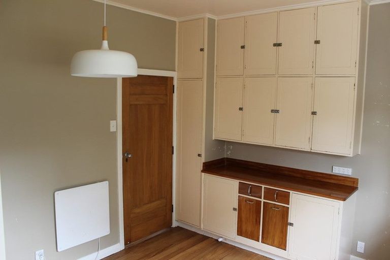 Photo of property in 8 Rodney Street, Northland, Wellington, 6012