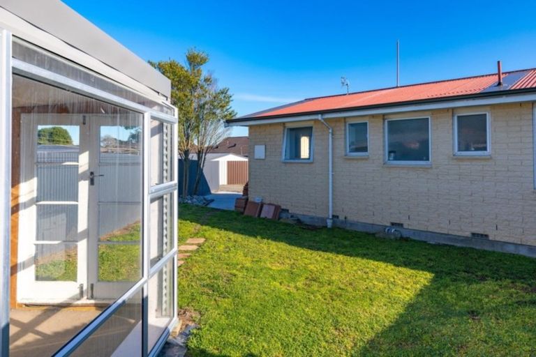 Photo of property in 1/43a Merrington Crescent, Aranui, Christchurch, 8061