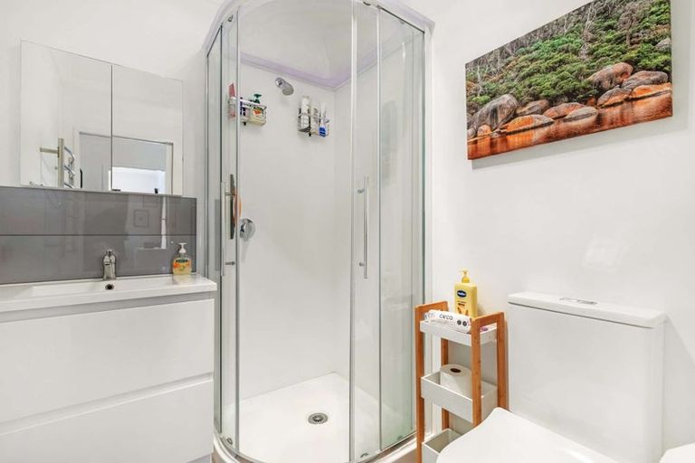 Photo of property in 1 Island View Road, Western Heights, Rotorua, 3015