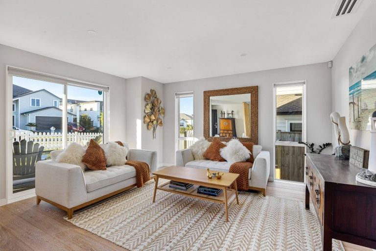 Photo of property in 26 Cassidy Drive, Orewa, 0931