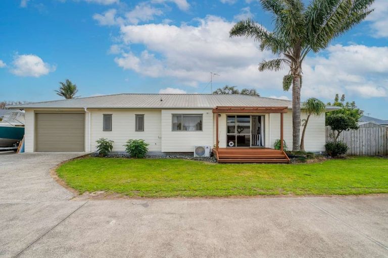 Photo of property in 12 Pipi Dune, Whitianga, 3510