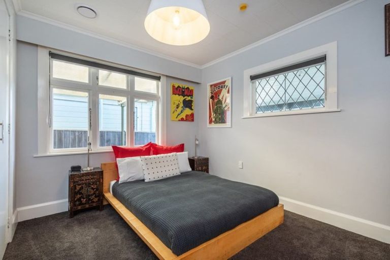 Photo of property in 19 Palm Avenue, Lyall Bay, Wellington, 6022