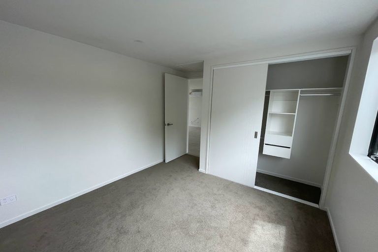 Photo of property in 8/101 Hobsonville Road, West Harbour, Auckland, 0618