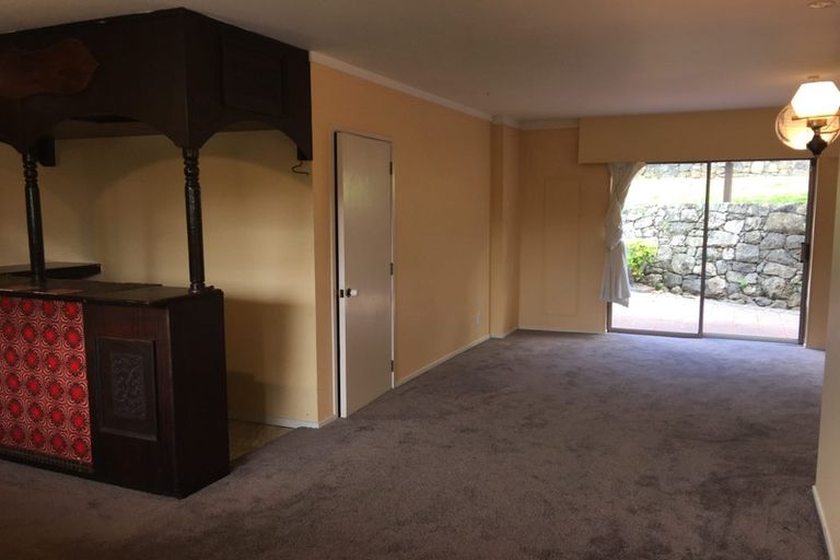 Photo of property in 65 Chelsea View Drive, Chatswood, Auckland, 0626