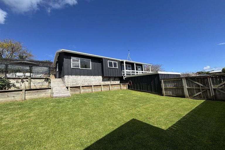 Photo of property in 16 Camellia Avenue, Bell Block, New Plymouth, 4312