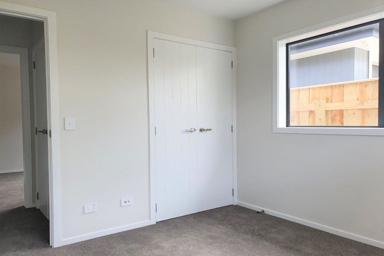 Photo of property in 1/1 Sutherland Avenue, Silverstream, Upper Hutt, 5019