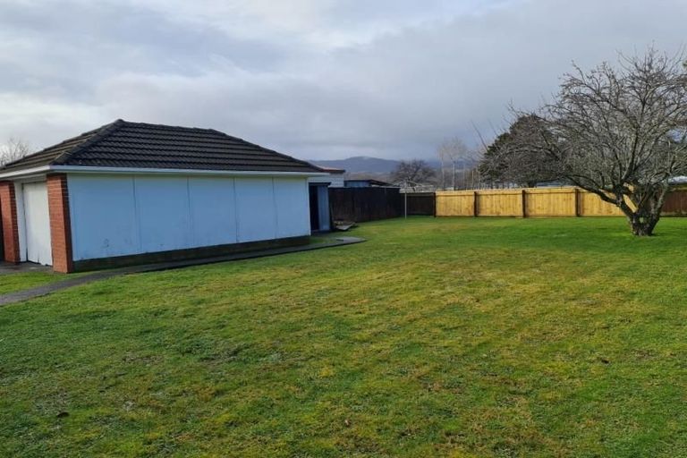 Photo of property in 82 Fraser Crescent, Elderslea, Upper Hutt, 5018