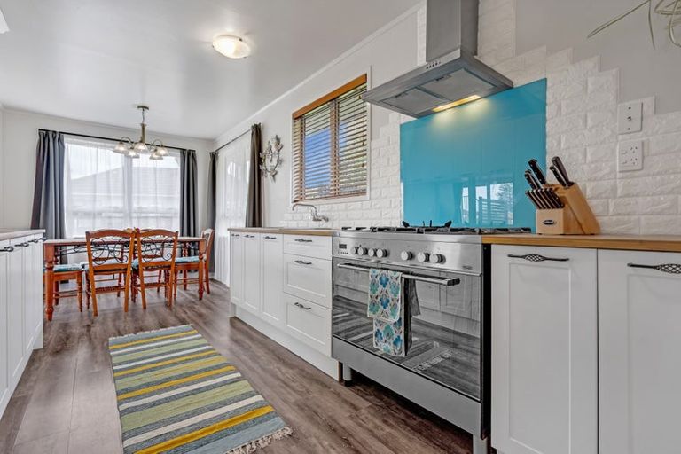 Photo of property in 6 Ancona Lane, Goodwood Heights, Auckland, 2105