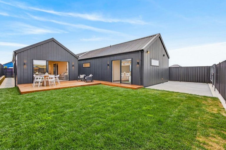 Photo of property in 7 Annie Aranui Drive, Poraiti, 4182