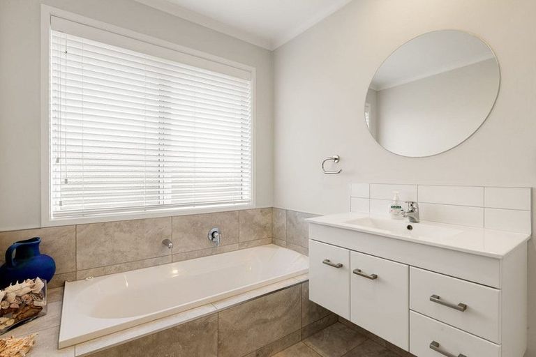 Photo of property in 12 Jarrett Terrace, Leamington, Cambridge, 3432