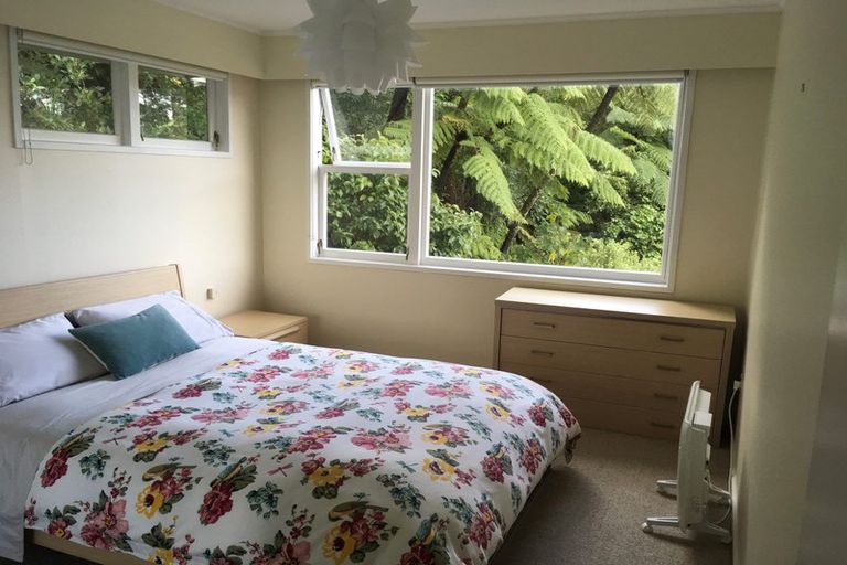 Photo of property in 83 Garden Road, Northland, Wellington, 6012