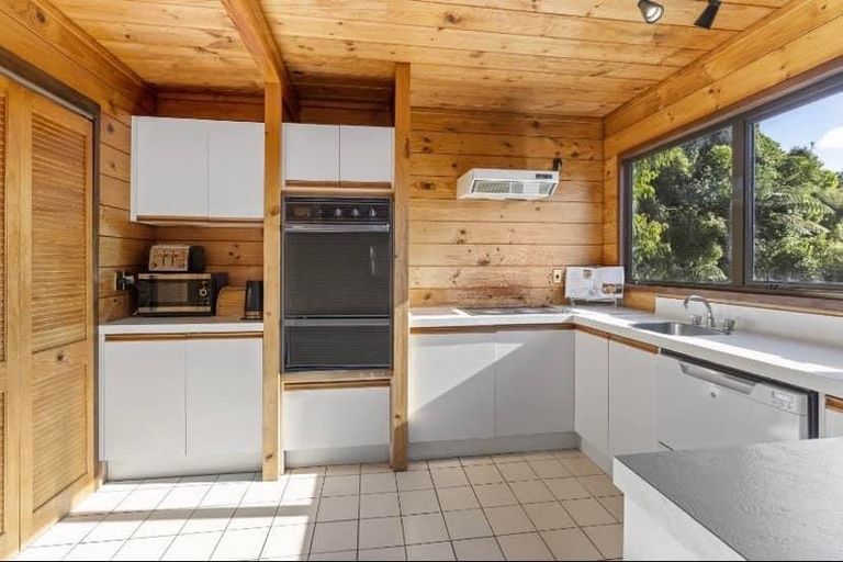 Photo of property in 27 Hauraki Street, Karori, Wellington, 6012