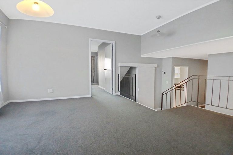 Photo of property in 36 James Evans Drive, Northcote, Auckland, 0627