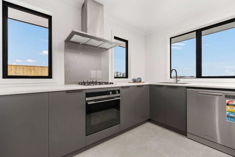 Photo of property in 59 Atlantic Drive, Fitzherbert, Palmerston North, 4410