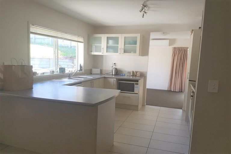 Photo of property in 48 Tongariro Drive, Aotea, Porirua, 5024