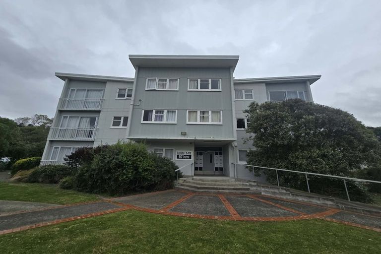 Photo of property in 95 Farmer Crescent, Taita, Lower Hutt, 5011