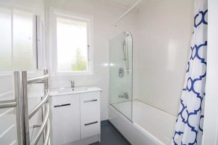 Photo of property in 127 Bay View Road, South Dunedin, Dunedin, 9012