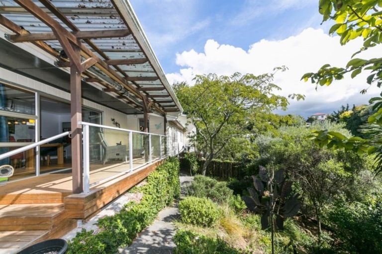 Photo of property in 57b Napier Terrace, Hospital Hill, Napier, 4110