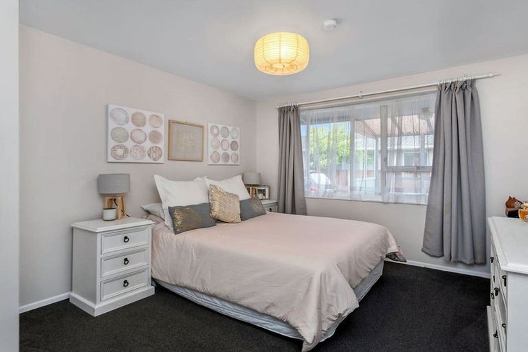 Photo of property in 1/221 Queenspark Drive, Parklands, Christchurch, 8083