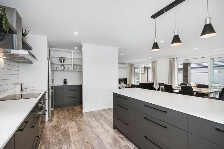 Photo of property in 18 Maturiki Drive, One Tree Point, 0118