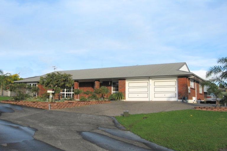 Photo of property in 3 Rarahu Place, The Gardens, Auckland, 2105