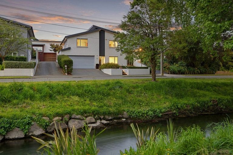Photo of property in 297 Eastern Terrace, Sydenham, Christchurch, 8023