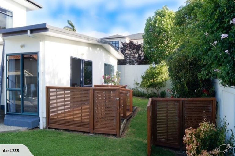 Photo of property in 1b Estuary Views, Shelly Park, Auckland, 2014
