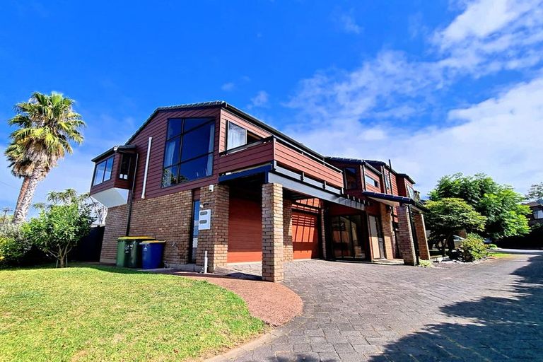 Photo of property in 1/11 Faulkner Road, Northcote Point, Auckland, 0627