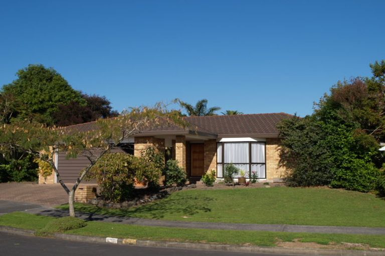 Photo of property in 5 Orohena Close, Northpark, Auckland, 2013