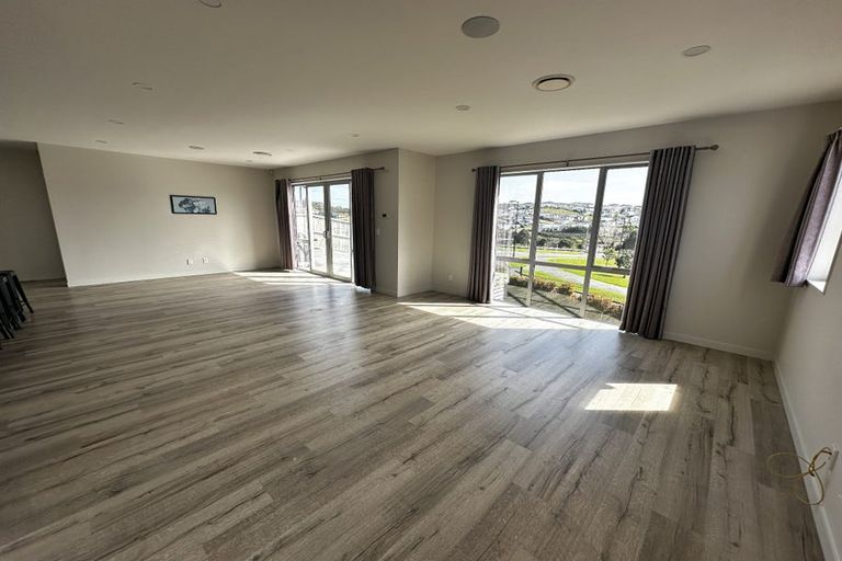 Photo of property in 21 Maka Terrace, Orewa, 0931