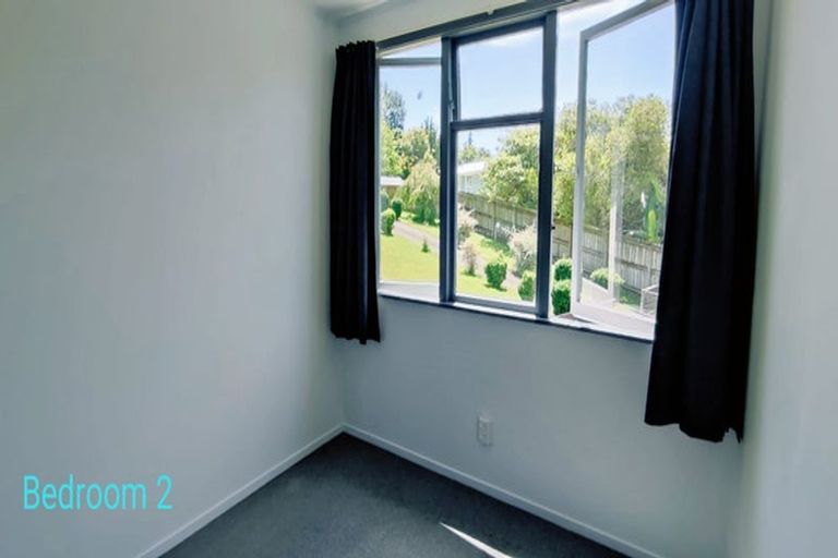 Photo of property in 8 Granby Place, Westown, New Plymouth, 4310