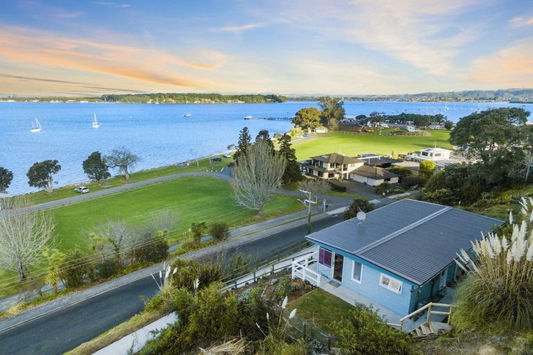 Photo of property in 39 Harbour View Road, Omokoroa, 3114