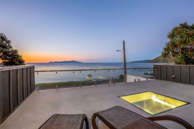 Photo of property in 10 Ocean Parade, Pukerua Bay, 5026