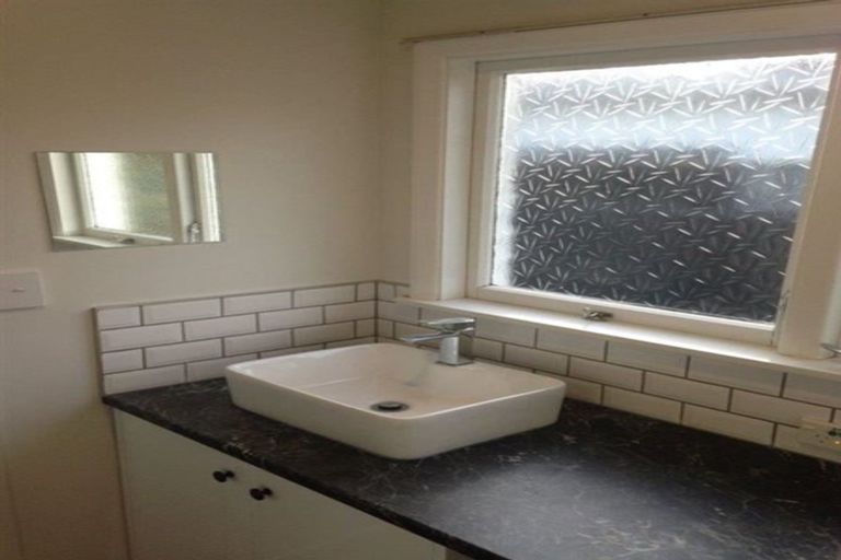 Photo of property in 2/42 Office Road, Merivale, Christchurch, 8014