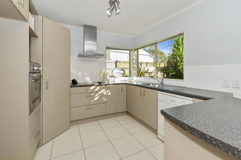 Photo of property in 70c Kayes Road, Pukekohe, 2120