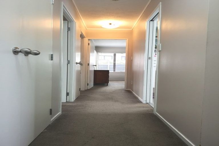 Photo of property in 12 Leven Lane, Totara Heights, Auckland, 2105