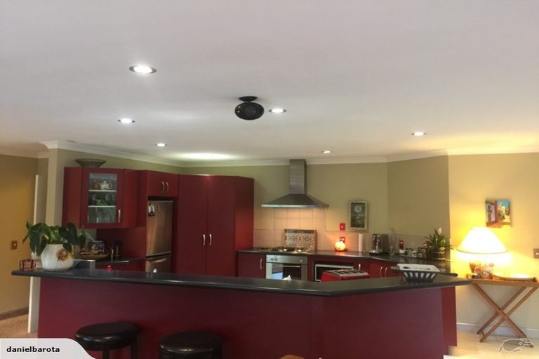 Photo of property in 15 Leanne Way, Waikanae Beach, Waikanae, 5036