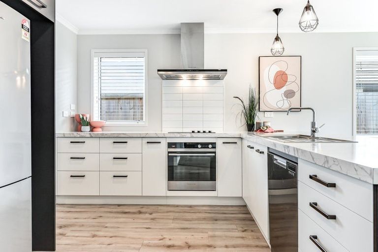 Photo of property in 11 Drower Glen, Flagstaff, Hamilton, 3210