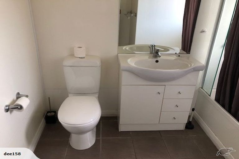 Photo of property in 4 Mcdonald Place, Awapuni, Palmerston North, 4412