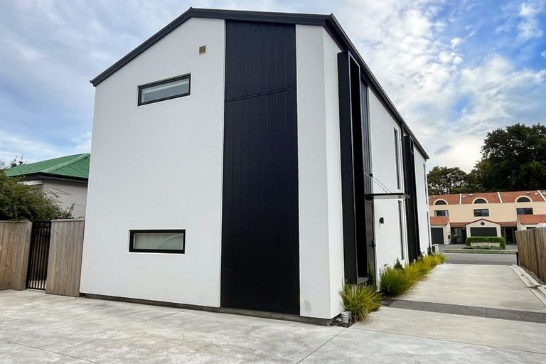 Photo of property in 2/16 Devon Street, Sydenham, Christchurch, 8023