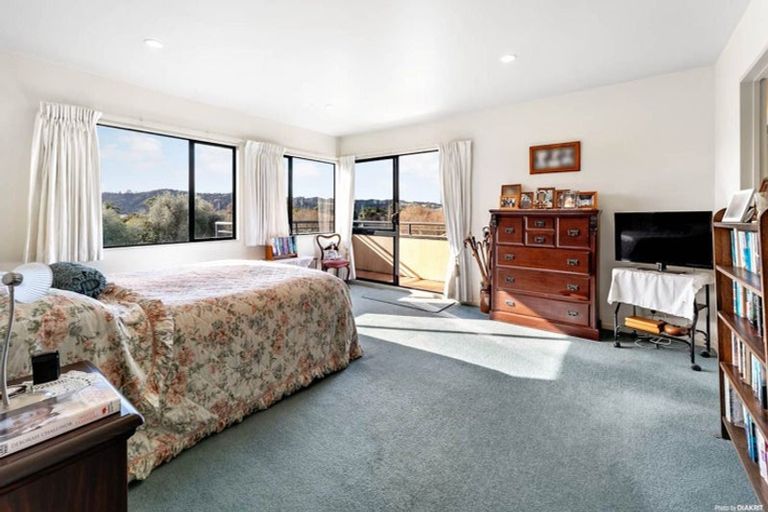 Photo of property in 16 Sunny Crescent, Huapai, Kumeu, 0810