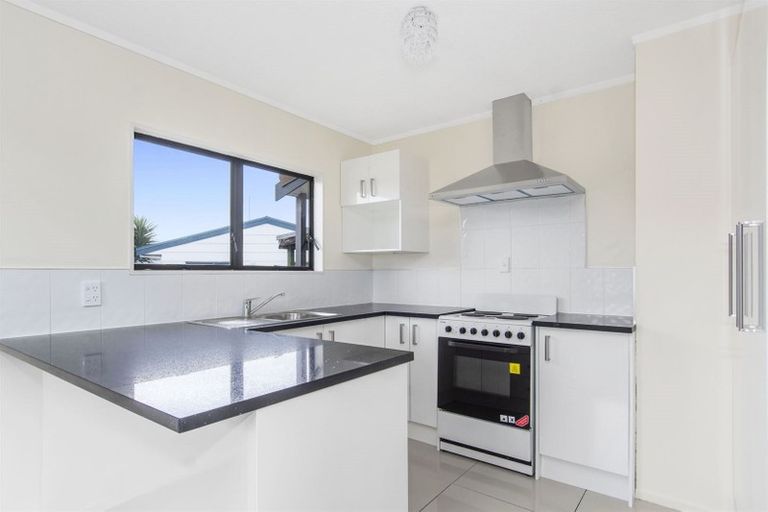 Photo of property in 23c Lyn Grove, Papamoa Beach, Papamoa, 3118