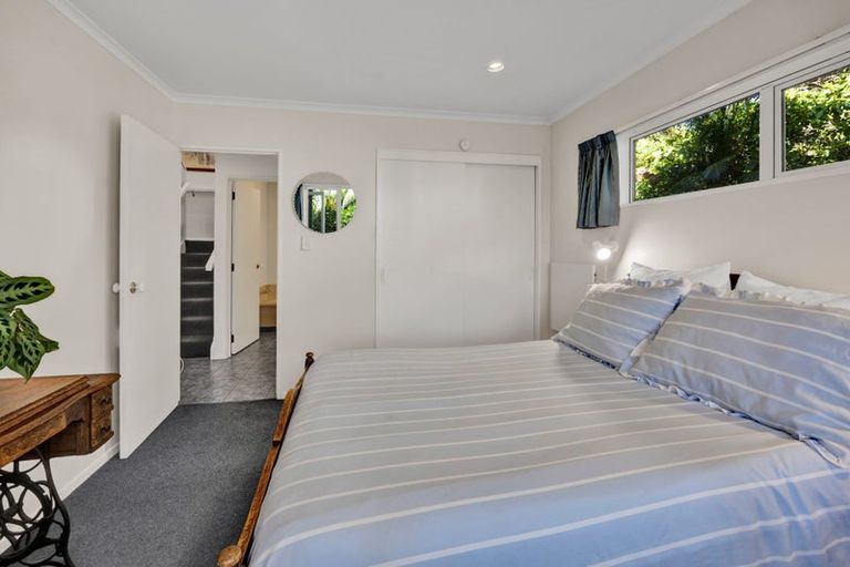 Photo of property in 6 Mayfair Place, Westown, New Plymouth, 4310