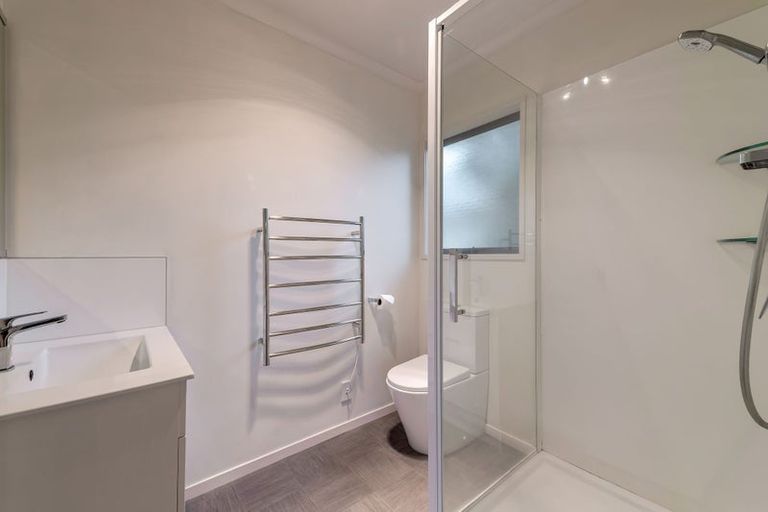 Photo of property in 14 Winston Avenue, Hokowhitu, Palmerston North, 4410