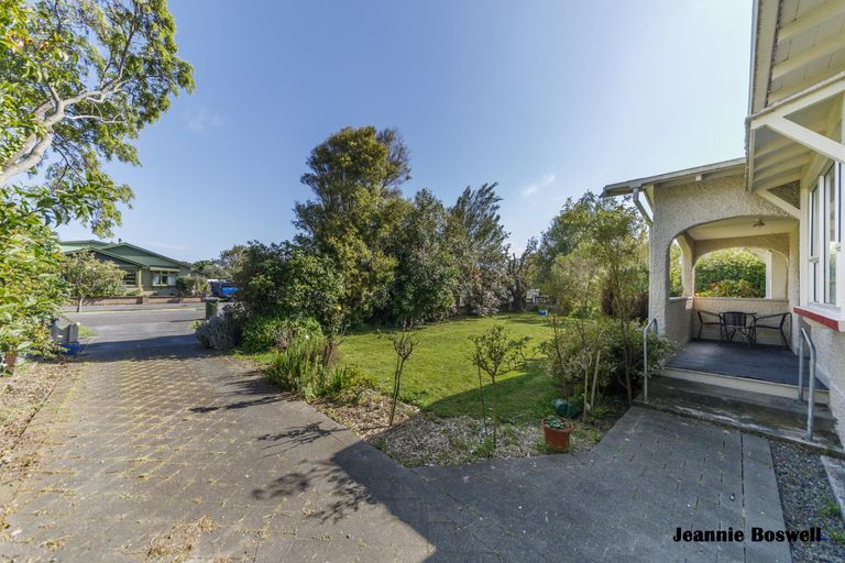 Photo of property in 39 Honore Drive, Linton, Palmerston North, 4472