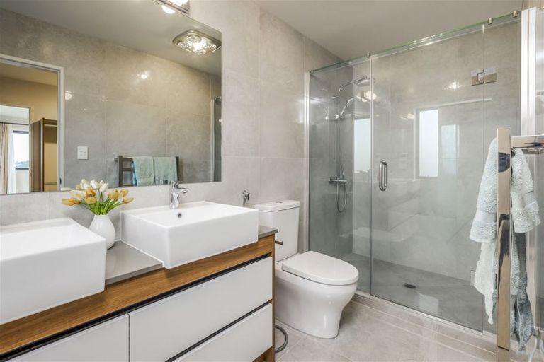 Photo of property in 319 Flat Bush School Road, Flat Bush, Auckland, 2019