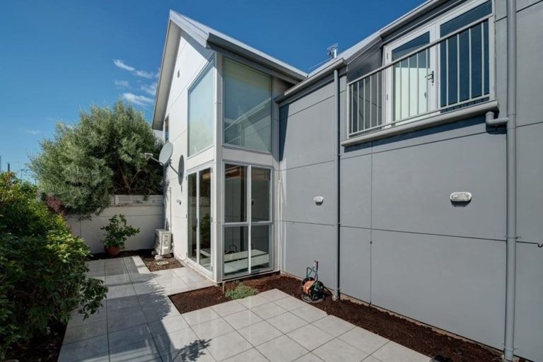 Photo of property in 2/1010 Colombo Street, St Albans, Christchurch, 8014